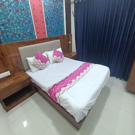 Hotel Om Sai Navi Mumbai Exterior photo